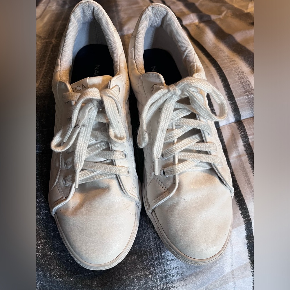 Size 9.5 US Ladies